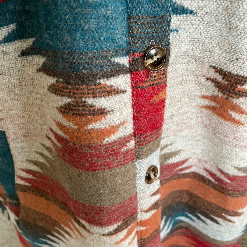 Lago Aztec Gray, Red & Blue Jacket Size L - Picture 8 of 8